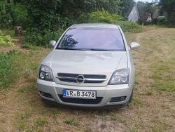 Silber Gebraucht 2005 Opel Vectra Limousine | 2.900 € (Etwas zu teuer)