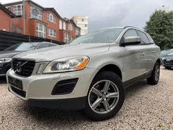 Weiß Gebraucht 2012 Volvo XC60 Kinetic SUV | 7.850 € (Fairer Preis)