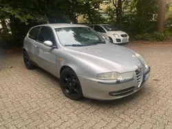 Grau Gebraucht 2001 Alfa Romeo 147 Kleinwagen | 1.499 € (Fairer Preis)