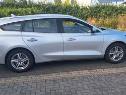Grau Gebraucht 2021 Ford Focus Cool & Connect Limousine | 14.800 € (Guter Preis)
