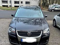 Schwarz Gebraucht 2010 VW Touran Cross Van / Kleinbus | 4.100 € (Guter Preis)