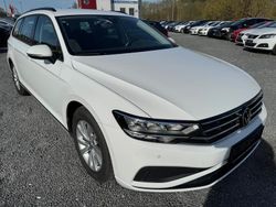 Weiß Gebraucht 2021 VW Passat Kombi | 17.770 € (Guter Preis)