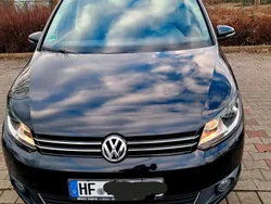 Schwarz Gebraucht 2011 VW Touran Van / Kleinbus | 8.000 € (Fairer Preis)