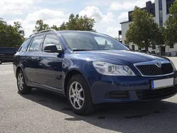 Blau Gebraucht 2009 Skoda Octavia Classic Kombi | 5.400 € (Guter Preis)