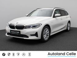 Alpinweiss uni300schwarz Gebraucht 2021 BMW 330e Sport Line Limousine | 22.499 € (Superpreis)