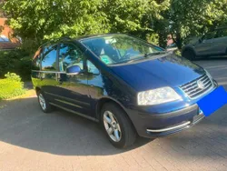 Blau Gebraucht 2004 VW Sharan Van / Kleinbus | 1.900 € (Teuer)