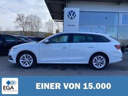 Weiß Gebraucht 2022 Skoda Octavia Style Kombi | 28.420 € (Teuer)