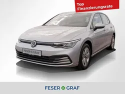 Silber Gebraucht 2022 VW Golf VIII Life Limousine | 19.250 € (Fairer Preis)