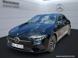 Kosmosschwarz metalliclack Gebraucht 2024 Mercedes A200 Progressive Limousine | 33.900 € (Teuer)