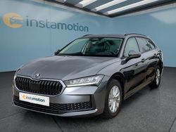 Grau Gebraucht 2025 Skoda Superb Kombi | 32.499 €