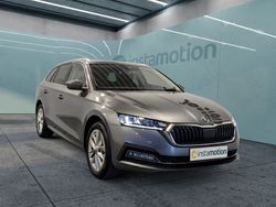 Grau Gebraucht 2024 Skoda Octavia Style Kombi | 32.440 € (Fairer Preis)