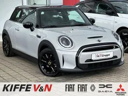 White silver metallic (metallic) Gebraucht 2022 Mini Cooper Kleinwagen | 18.310 € (Fairer Preis)