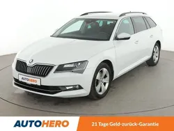 Weiß Gebraucht 2016 Skoda Superb Ambition Kombi | 18.240 € (Fairer Preis)