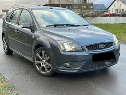 Grau Gebraucht 2007 Ford Focus Titanium Limousine | 1.490 € (Superpreis)