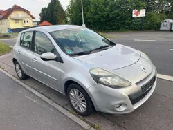 Silber Gebraucht 2011 Renault Clio II Limousine | 2.990 € (Fairer Preis)