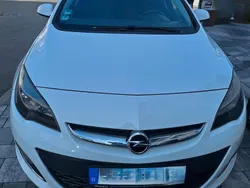 Weiß Gebraucht 2012 Opel Astra Limousine | 5.200 € (Fairer Preis)