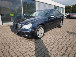 Schwarz Gebraucht 2003 Mercedes C200 Limousine | 3.500 €