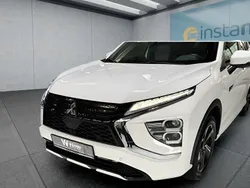 Weiß Gebraucht 2022 Mitsubishi Eclipse Cross SUV | 27.249 € (Etwas zu teuer)