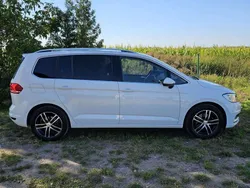 Weiß Gebraucht 2018 VW Touran Highline Van / Kleinbus | 19.999 € (Guter Preis)