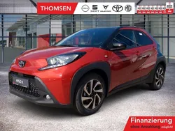 Chilli red/black Neu 2025 Toyota Aygo Kleinwagen | 20.990 €