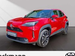 Karminarot metallic Gebraucht 2023 Toyota Yaris Hybrid Connect Style SUV | 24.890 € (Fairer Preis)