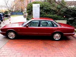 Carnivalred (metallic) Gebraucht 1996 Jaguar XJ Limousine | 13.990 € (Teuer)