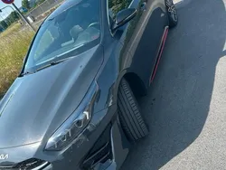 Grau Gebraucht 2022 Kia ProCeed GT Kleinwagen | 26.000 € (Fairer Preis)