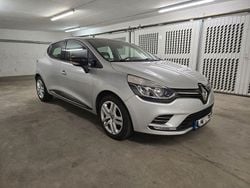 Silber Gebraucht 2018 Renault Clio IV LIMITED Kleinwagen | 5.750 € (Superpreis)