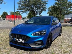 Blau Gebraucht 2019 Ford Focus ST-Line Limousine | 18.800 € (Fairer Preis)