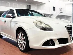 Weiß Gebraucht 2012 Alfa Romeo Giulietta Turismo Kleinwagen | 6.499 € (Fairer Preis)