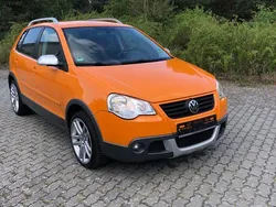 Orange Gebraucht 2007 VW Polo Cross Kleinwagen | 5.900 € (Etwas zu teuer)
