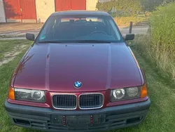 Rot Gebraucht 1994 BMW 316 Limousine | 2.000 €