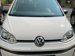Weiß Gebraucht 2017 VW up! Kleinwagen | 6.400 € (Guter Preis)