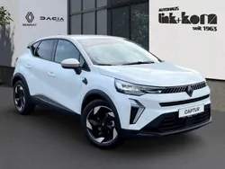 Beige Neu 2025 Renault Captur Techno SUV | 28.890 € (Etwas zu teuer)