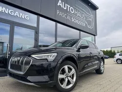 Brillantschwarz Gebraucht 2022 Audi e-tron SUV | 28.950 € (Guter Preis)