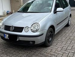 Silber Gebraucht 2004 VW Polo Kleinwagen | 2.250 € (Etwas zu teuer)