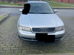 Grau Gebraucht 1998 Audi A4 Kombi | 1.000 € (Guter Preis)
