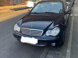 Schwarz Gebraucht 2005 Mercedes C200 Limousine | 1.600 € (Superpreis)