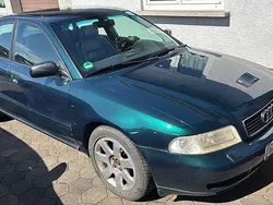 Grün Gebraucht 1995 Audi A4 Limousine | 850 €