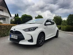 Weiß Gebraucht 2020 Toyota Yaris Business Edition Limousine | 17.350 € (Fairer Preis)
