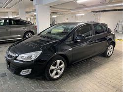 Schwarz Gebraucht 2011 Opel Astra Edition Kombi | 4.350 € (Etwas zu teuer)