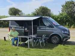Grau Gebraucht 2024 VW T6.1 California Van | 73.950 €