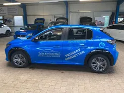 Blau Gebraucht 2022 Peugeot e-208 Active Kleinwagen | 19.940 € (Teuer)