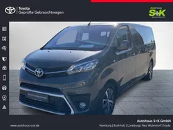 Grau Gebraucht 2023 Toyota Proace Verso Team Kombi | 43.780 € (Fairer Preis)