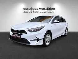 Weiß Gebraucht 2023 Kia Ceed Sportswagon Vision Kombi | 17.990 € (Fairer Preis)