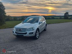 Silber Gebraucht 2009 Mercedes ML320 SUV | 17.250 €