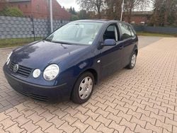 Blau Gebraucht 2002 VW Polo Kleinwagen | 650 € (Guter Preis)