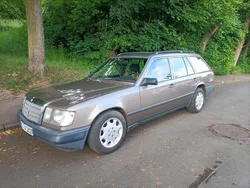 Braun Gebraucht 1988 Mercedes E230 Kombi | 7.700 €