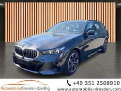 Grau Gebraucht 2024 BMW 520 M Sport Kombi | 54.980 € (Superpreis)