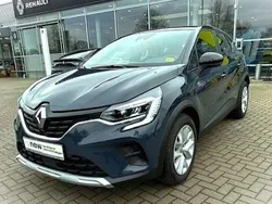 Blau Gebraucht 2023 Renault Captur Equilibre SUV | 18.380 € (Fairer Preis)